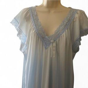 Fascination New York Women's Light Blue Chemise Vintage 70’s 80’s 23x51
